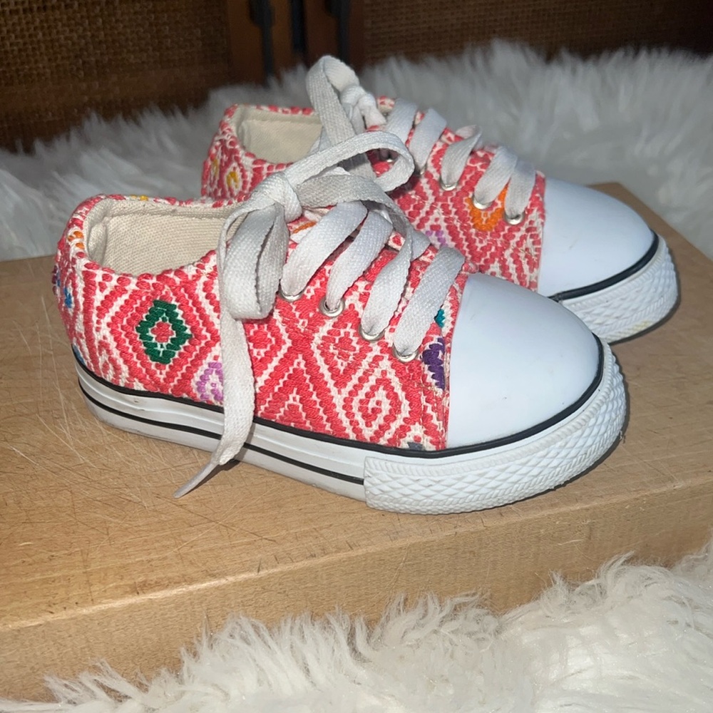 Eclectic Array Woven Aztec Lace Up Shoes